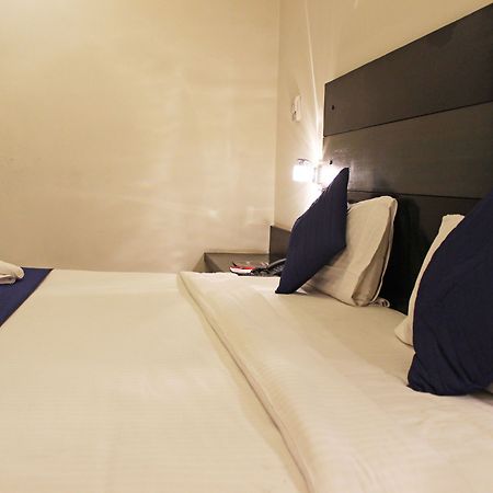 Oyo 605 Hotel Camria Гургаон Екстериор снимка