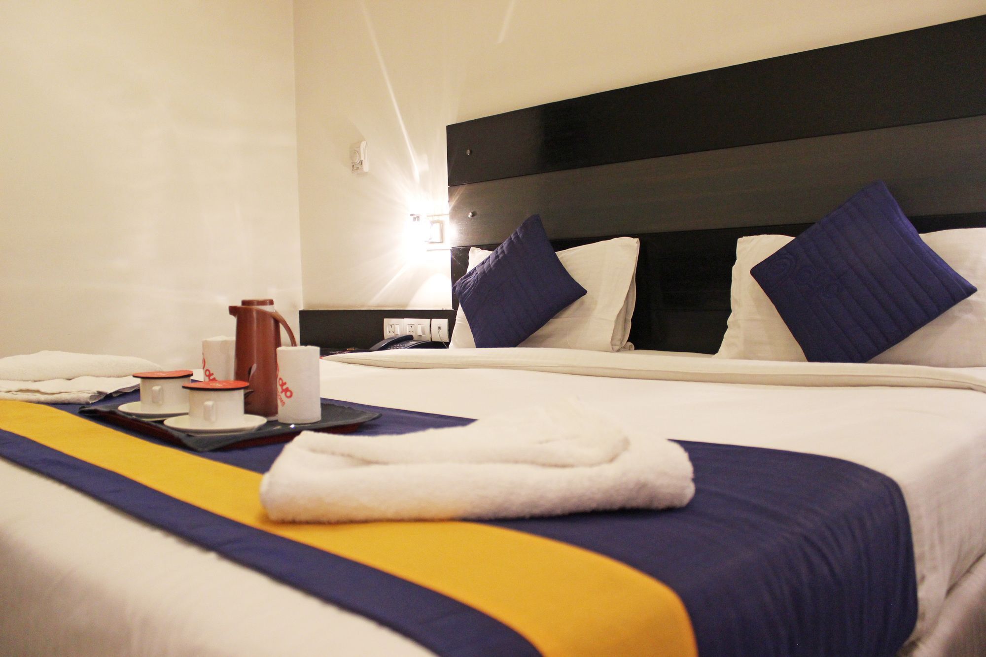Oyo 605 Hotel Camria Гургаон Екстериор снимка