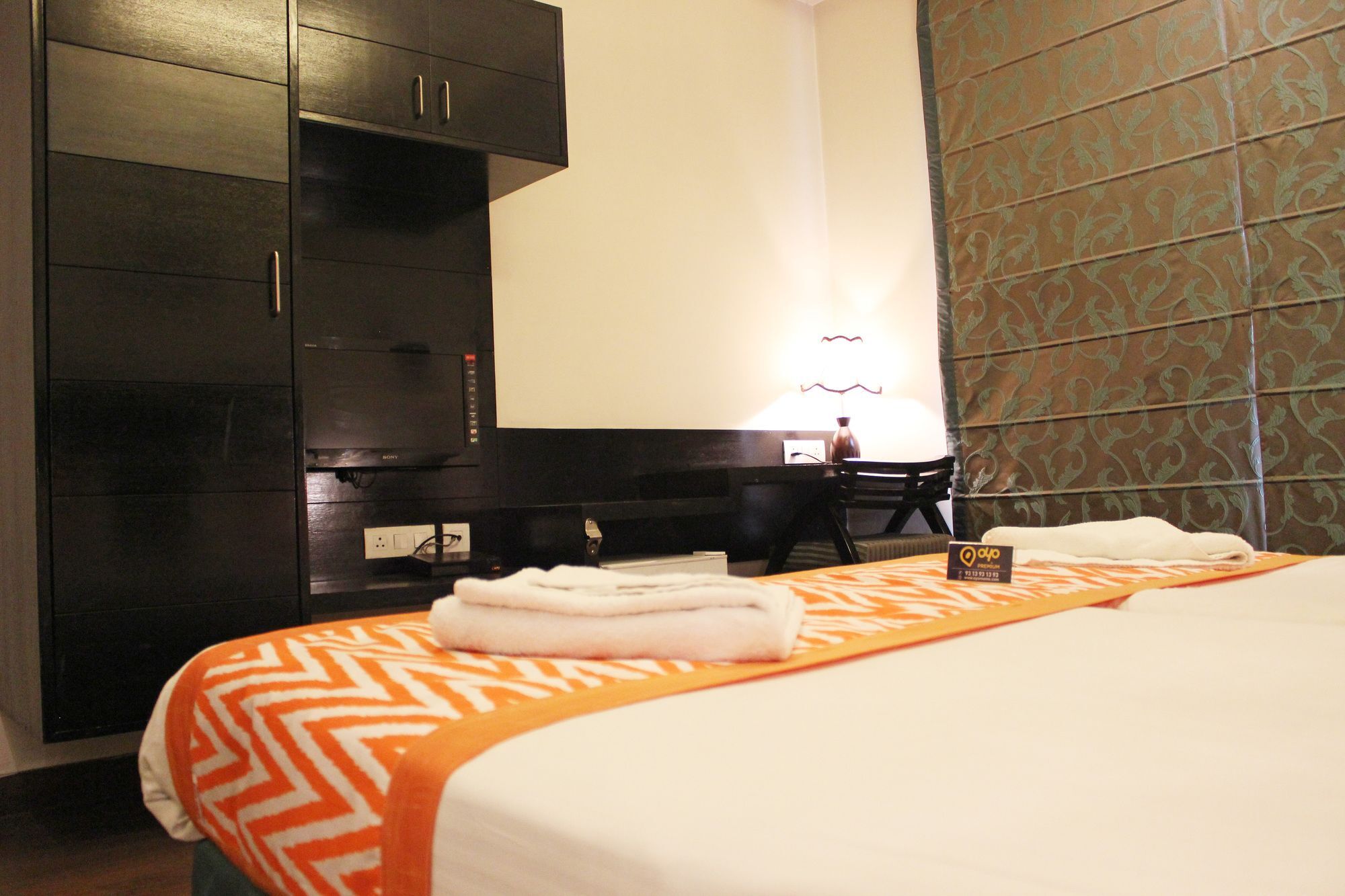Oyo 605 Hotel Camria Гургаон Екстериор снимка